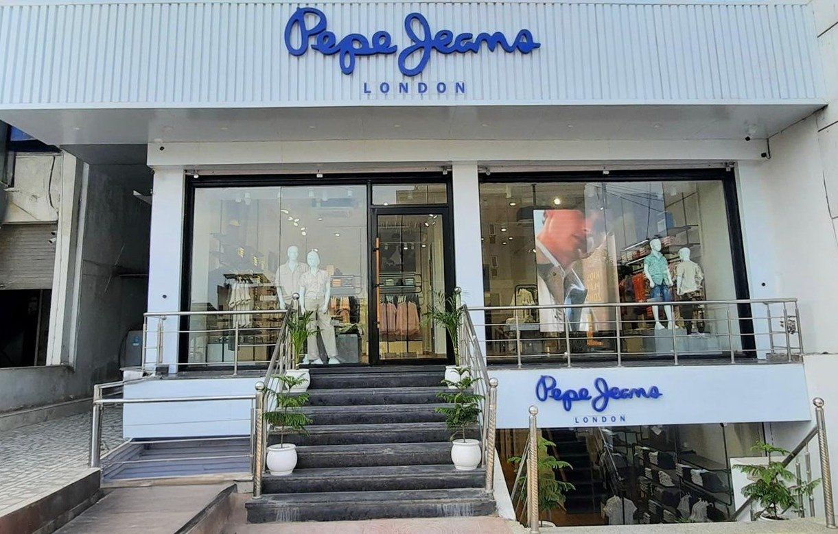 31969 Pepe Jeans Store Jaipur pic C0XNNZ