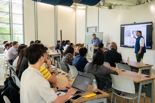 34832 Ahmedabad University RK21Ez